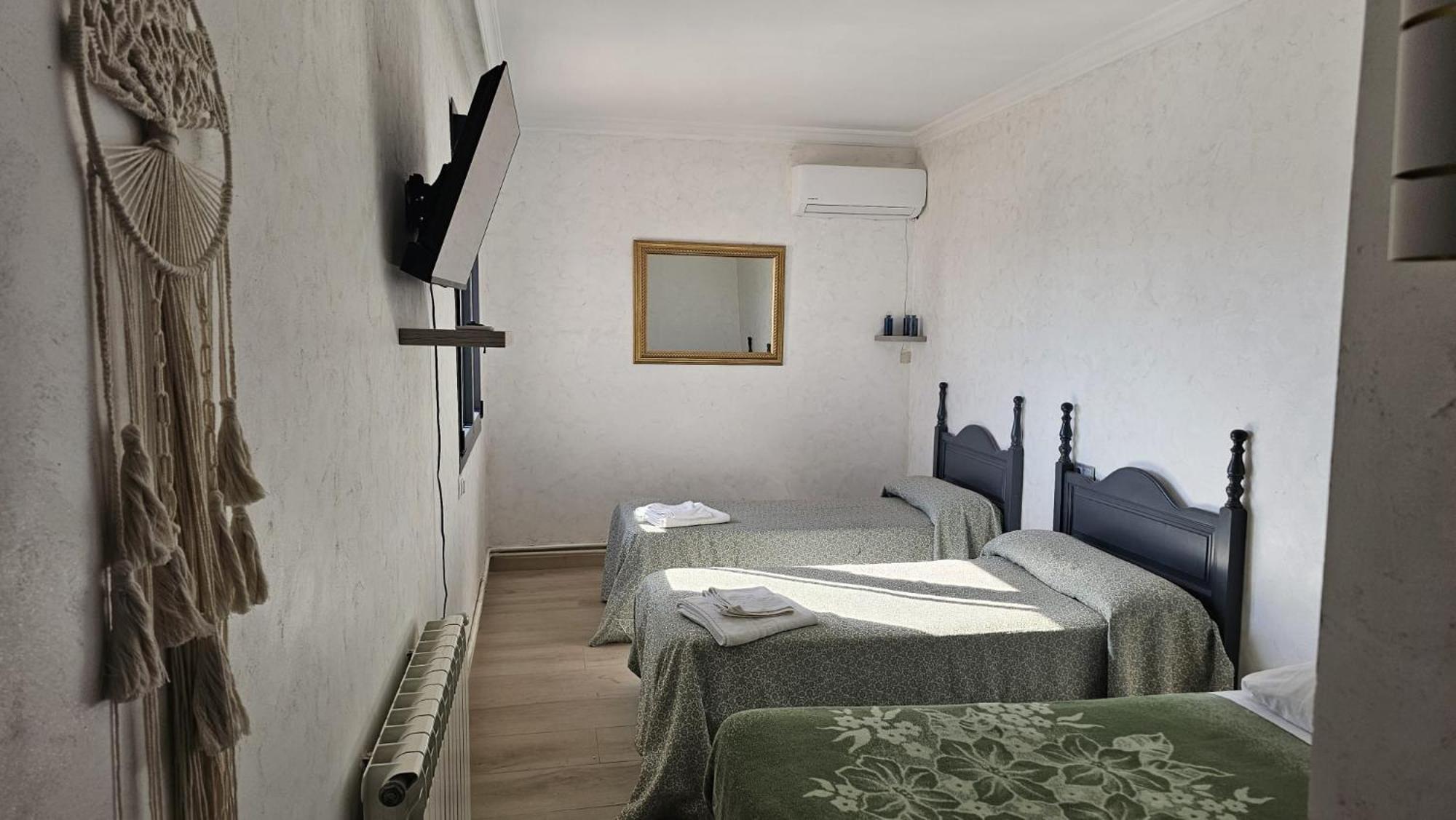 Hotel Restaurante El Patas Corral de Almaguer Екстер'єр фото